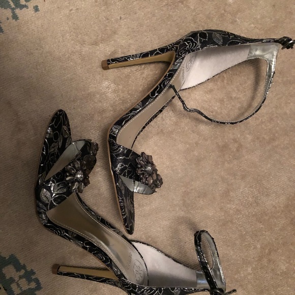 New without box Guess heels - Picture 4 of 7